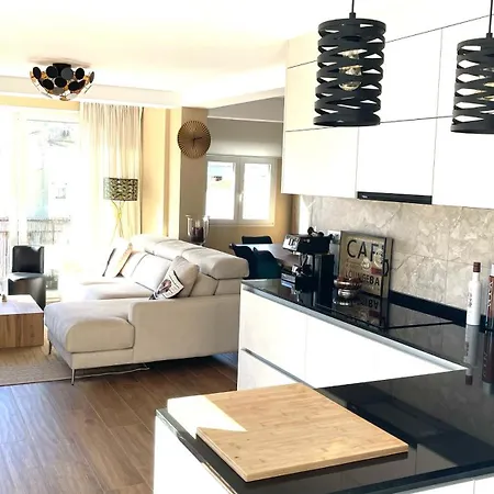 Infinity Spacious 2 Bedroom, 2 Bathroom By Namaste Elite *