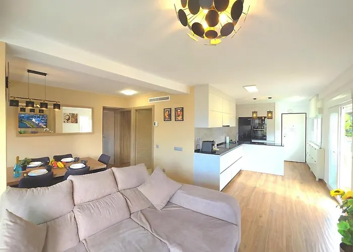Infinity Spacious 2 Bedroom, 2 Bathroom By Namaste Elite * Torremolinos