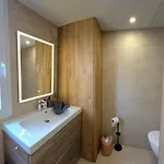 Infinity Spacious 2 Bedroom, 2 Bathroom By Namaste Elite Apartament