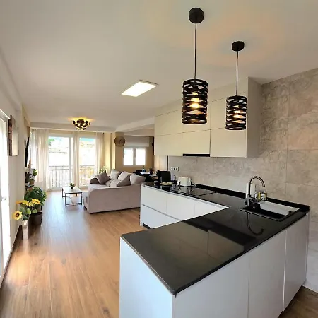 Infinity Spacious 2 Bedroom, 2 Bathroom By Namaste Elite