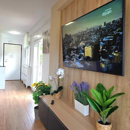 Infinity Spacious 2 Bedroom, 2 Bathroom By Namaste Elite Apartman