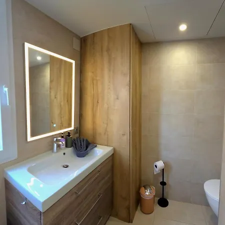 Infinity Spacious 2 Bedroom, 2 Bathroom By Namaste Elite Apartman