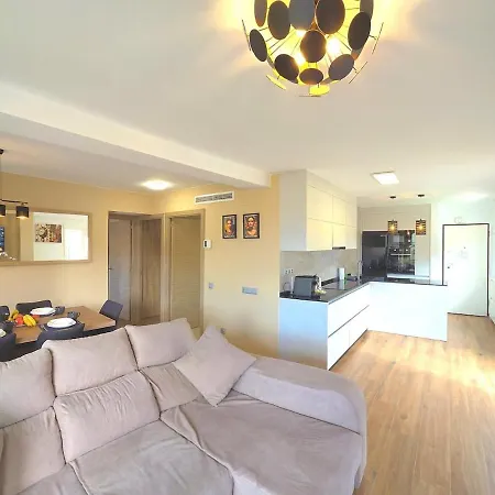 Infinity Spacious 2 Bedroom, 2 Bathroom By Namaste Elite * توريمولينوس