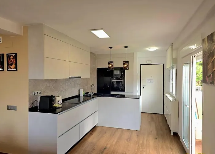 Infinity Spacious 2 Bedroom, 2 Bathroom By Namaste Elite * Торремолинос